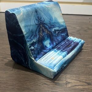 Blue Marble Tablet/eReader Kindle Stand, Like New, Pillow Stand for Kobo